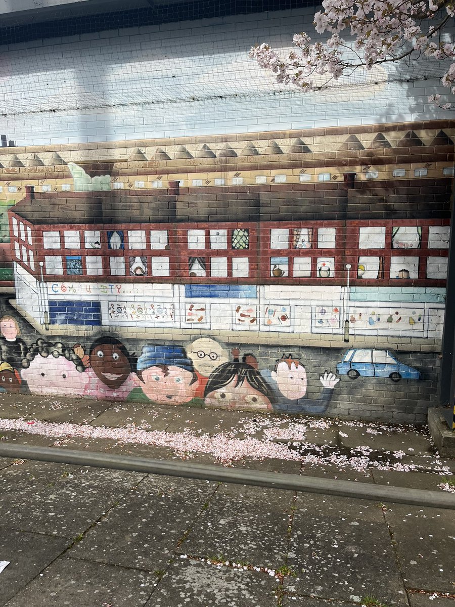 Jonb147's tweet image. Enjoyed today’s visit in the South with @Markshadwell and Matt Young.  Loving the community wall mural at Mottingham!
