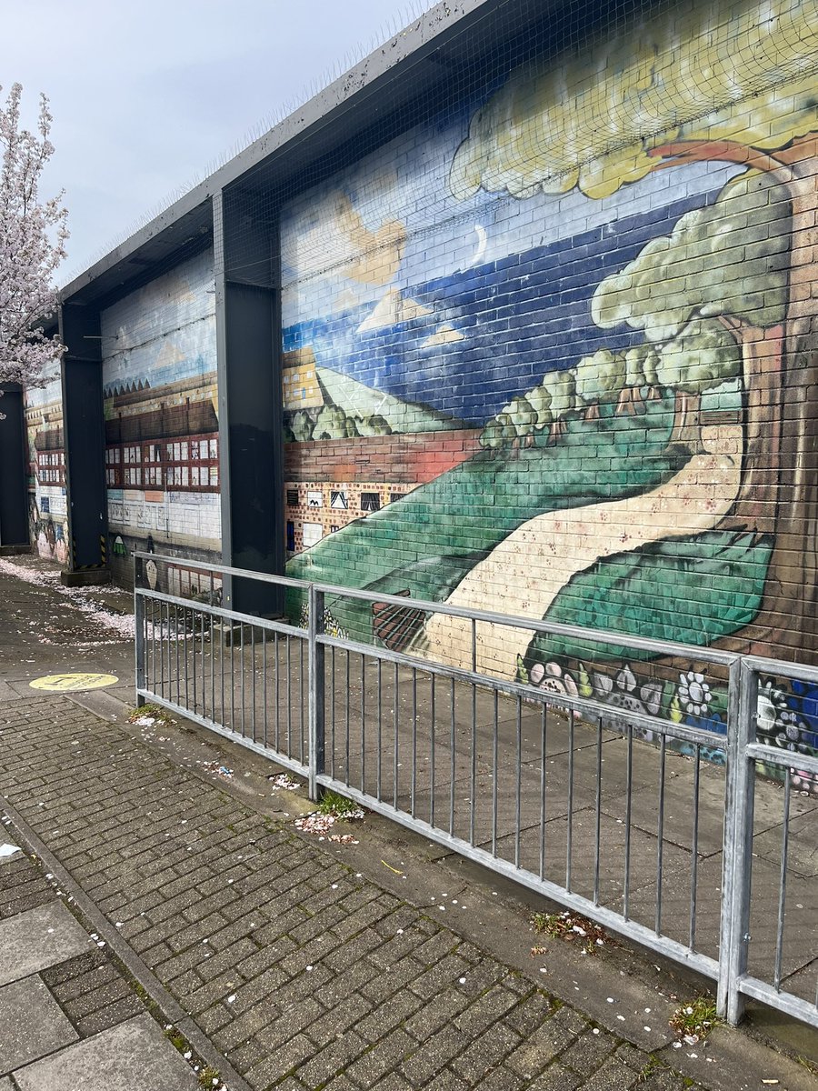 Jonb147's tweet image. Enjoyed today’s visit in the South with @Markshadwell and Matt Young.  Loving the community wall mural at Mottingham!