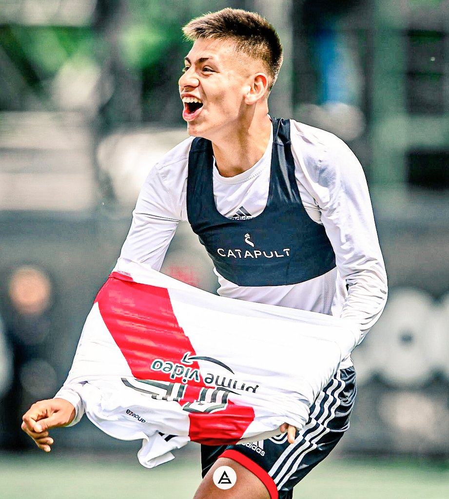 Que onda gentusaaa,les recuerdo que hoy juega La sub 17
Argentina vs Venezuela
a las 18:30HS