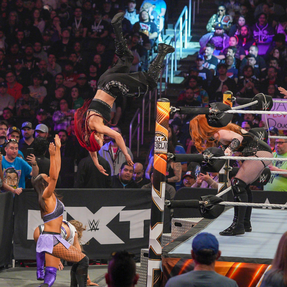 _zvonchy_'s tweet image. Alba Fyre and Isla Dawm are just so goddamn good at wrestling 🔥🔥 #AlbaFyre #IslaDawn