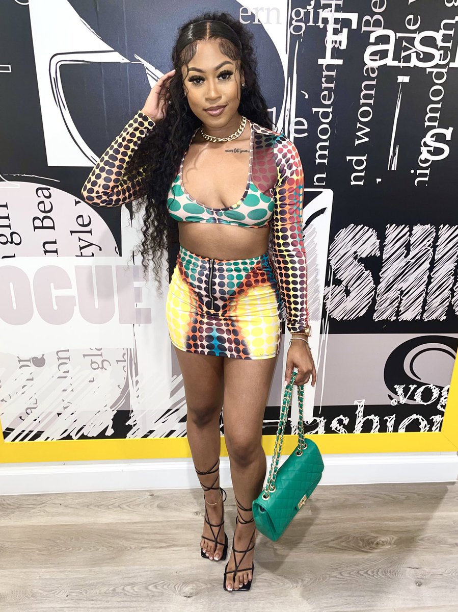 ITS_cmgReRe's tweet photo. it’s my season , showing out for no reason 🥵♈️ #23 https://t.co/aNqtBXAF5X