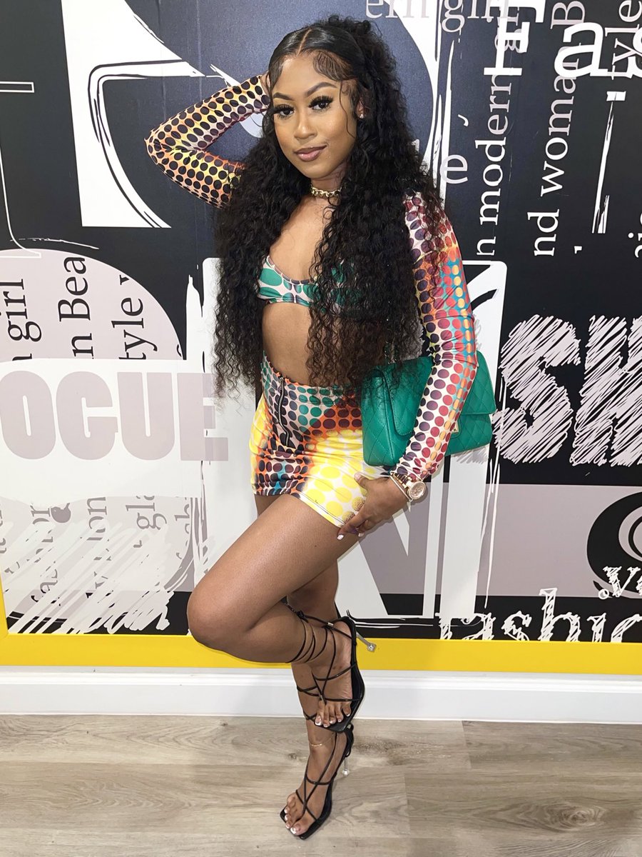 ITS_cmgReRe's tweet photo. it’s my season , showing out for no reason 🥵♈️ #23 https://t.co/aNqtBXAF5X