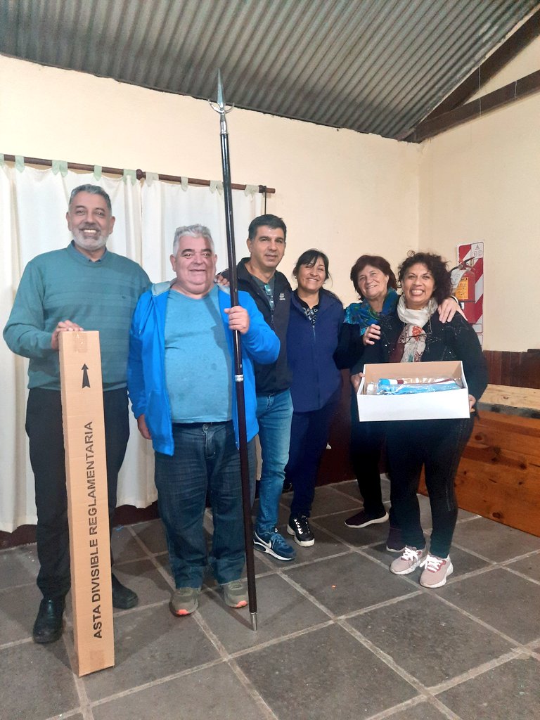 Desde hoy nuestra institución podrá acompañar cada acto oficial con la enseña patria y la enseña provincial.
Muchas gracias legislador <a href="/cossarmarcelo/">Marcelo Cossar</a> y equipo por la donación!!