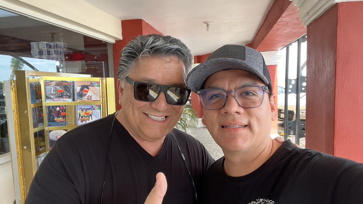 Ya vamos en camino con el show de #LosMásMasters nos vemos hoy raza de #Brownsville en el #ArreVivoBar pueden reservar al 📞 9563711988 y mañana raza de #Laredo estaremos en el #SilveradoRodeo reservaciones al 📞 9567264347. Ahí los  esperamos será una noche llena de risas.🎤🤣🤣
