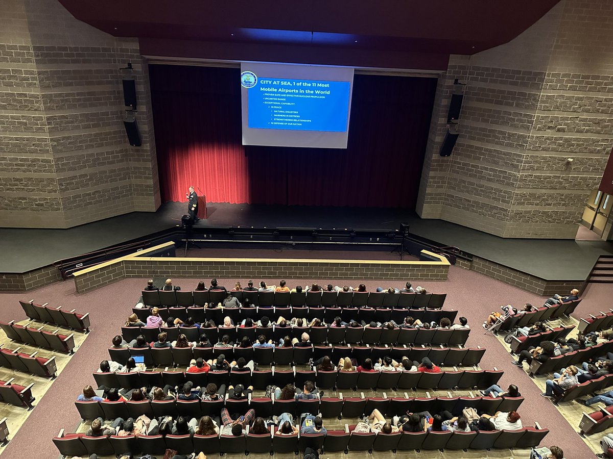 HawkNationCCC's tweet image. Honored to have CAPT CASSIDY NORMAN COMMANDING OFFICER
USS JOHN C. STENNIS (CVN 74) as a distinguished visitor today on campus to talk to our students! @HawkNationHHS @pfisd #college #career #military #leadership #austinnative @USNavy