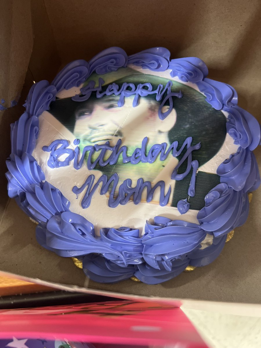 HI <a href="/TheTimMcGraw/">Tim McGraw</a> IS THERE ANYWAY YOU CAN HELP ME WITH A BIRTHDAY SURPRISE FOR MY MOM BIRTHDAY 4/14? All the Tim McGraw fans retweet and tag tim or just comment tag <a href="/TheTimMcGraw/">Tim McGraw</a>  please <a href="/FaithHill/">Logan Keyser</a> #timmcgraw #tim #mcgraw #birthdaysurprise #birthday #surprise #retweet
