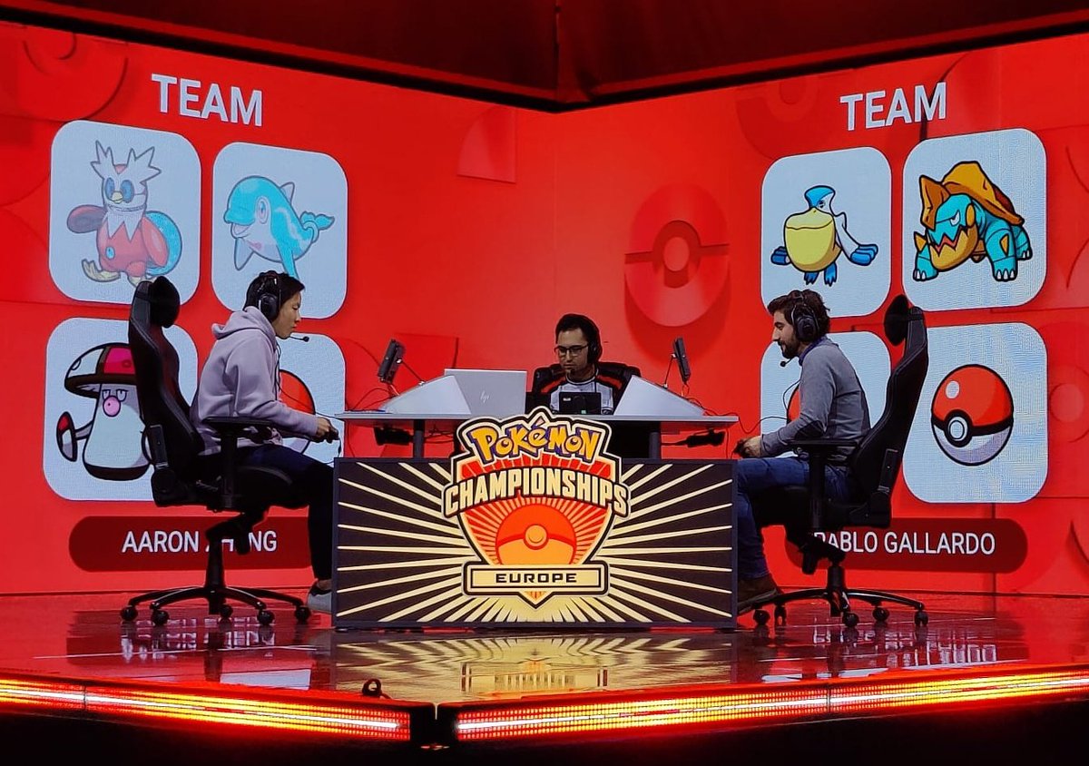 After three regionals finishing 6-3, I have finally found the reward of qualifying to the day 2 of such an important tournament like the EUIC. I  am blissfully happy!!!
7-2 record and playing against some of the best players in the world. So proud. 
Tomorrow more and better.