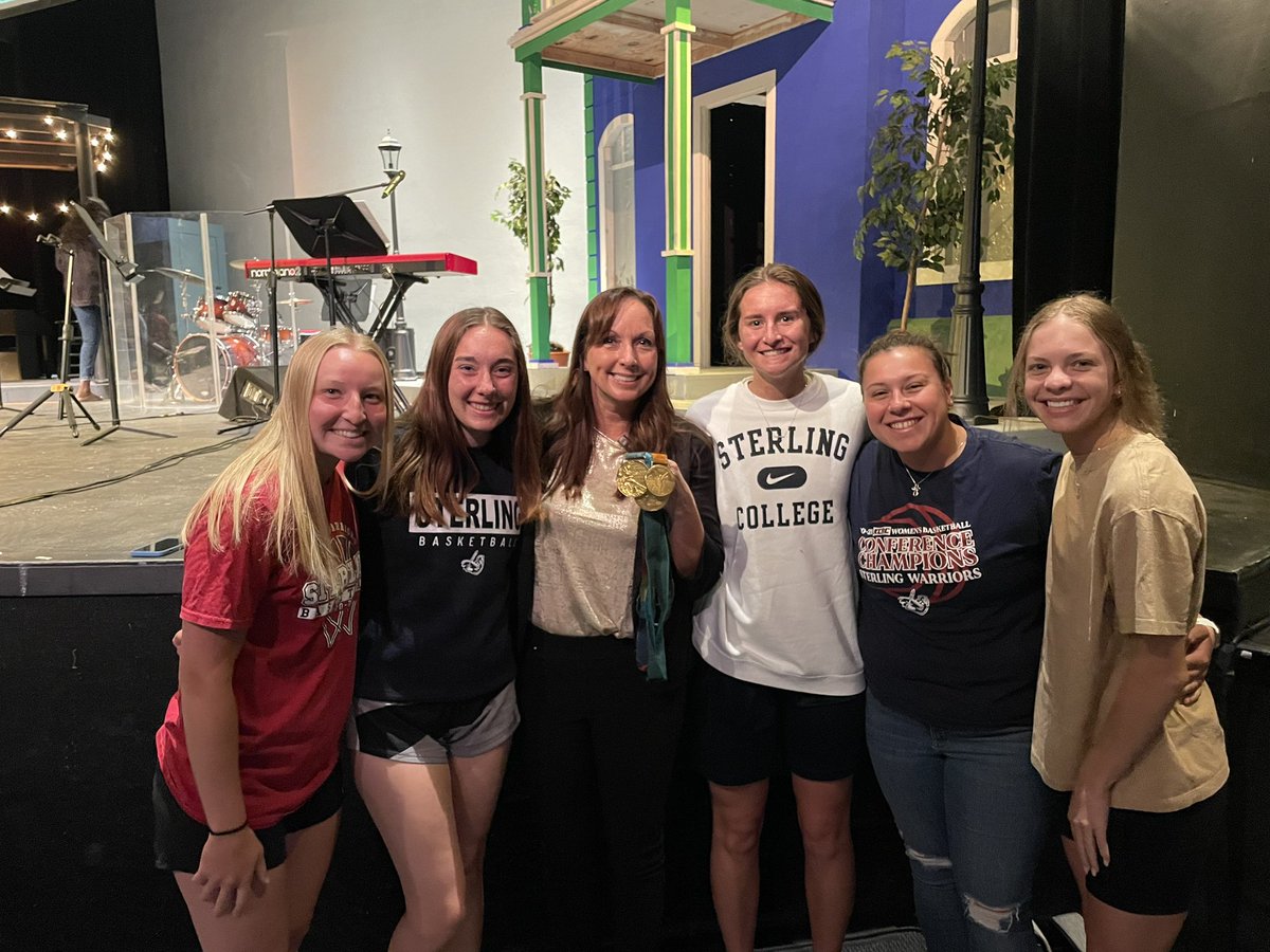leah20usa's tweet photo. Speaking at Sterling College Chapel in Kansas this morning : Live Your Passion, Love Other People, Lead with Purpose. The Gold Standard. https://t.co/6CqyRqb4S6