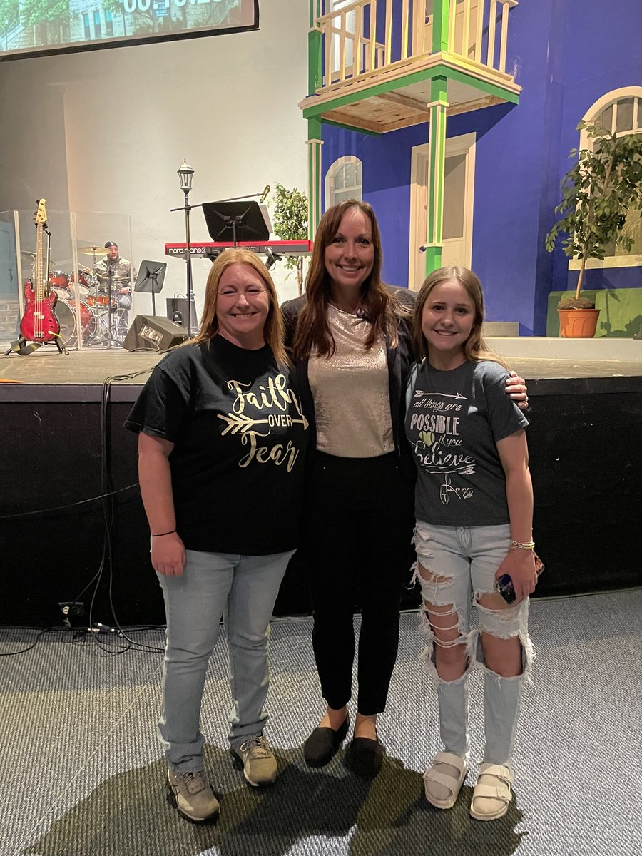 leah20usa's tweet photo. Speaking at Sterling College Chapel in Kansas this morning : Live Your Passion, Love Other People, Lead with Purpose. The Gold Standard. https://t.co/6CqyRqb4S6