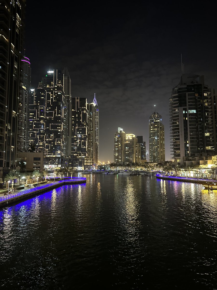 #nightindubai

fanlink.to/night-in-dubai