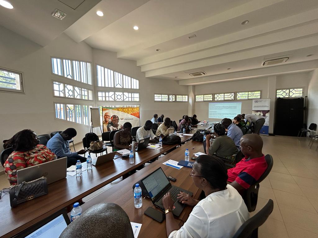 EstaNossa's tweet photo. No dia 13 de Abril foi realizado na sede da Academia de Liderança em Bissau, um encontro de trabalho entre as Organizações da Sociedade Civil guineenses e os parceiros da cooperação internacionais. 

https://t.co/Ug9S0gamPT https://t.co/tHhkrucvAD