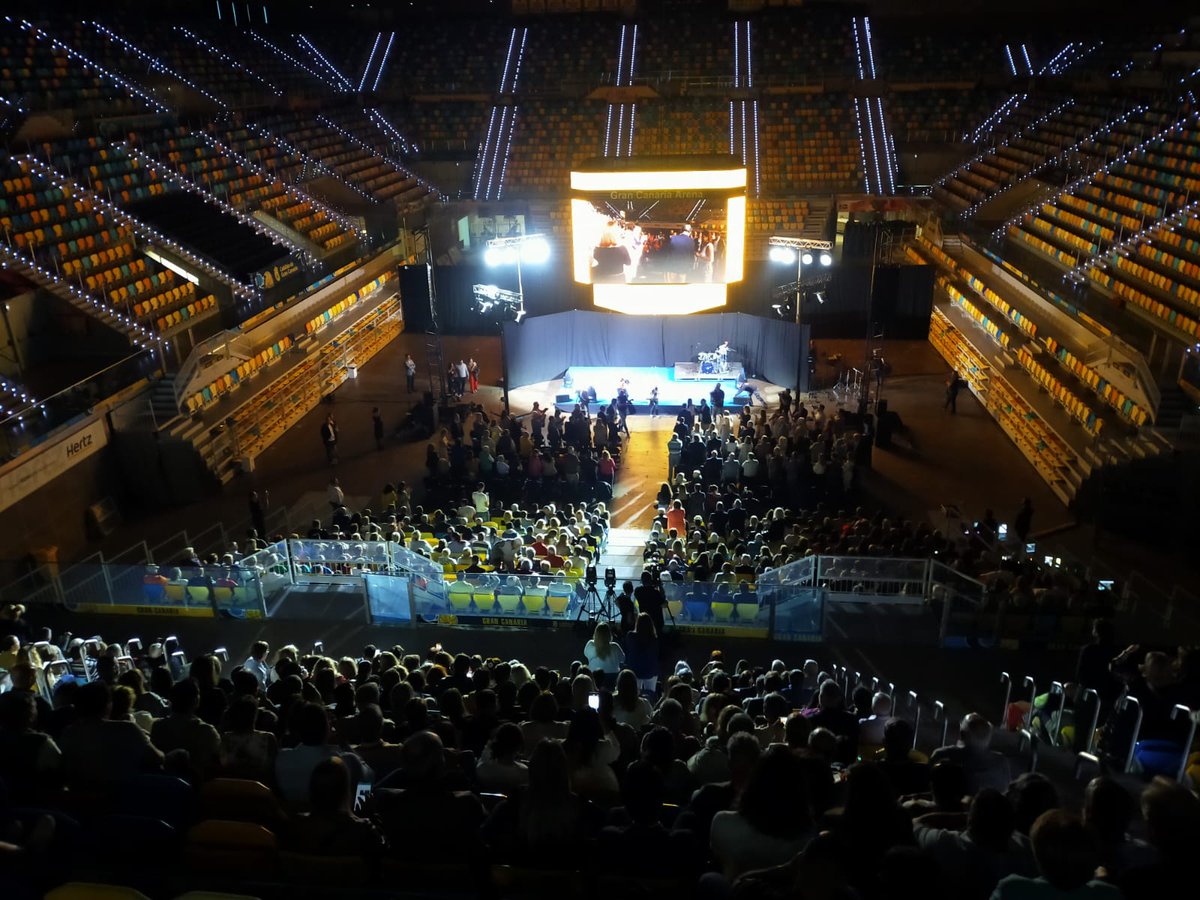 💛🫂 Una asistencia multitudinaria desborda el Gran Canaria Arena.

Más de 1.300 personas acudieron  para conocer al equipo que liderará la defensa de Gran Canaria.