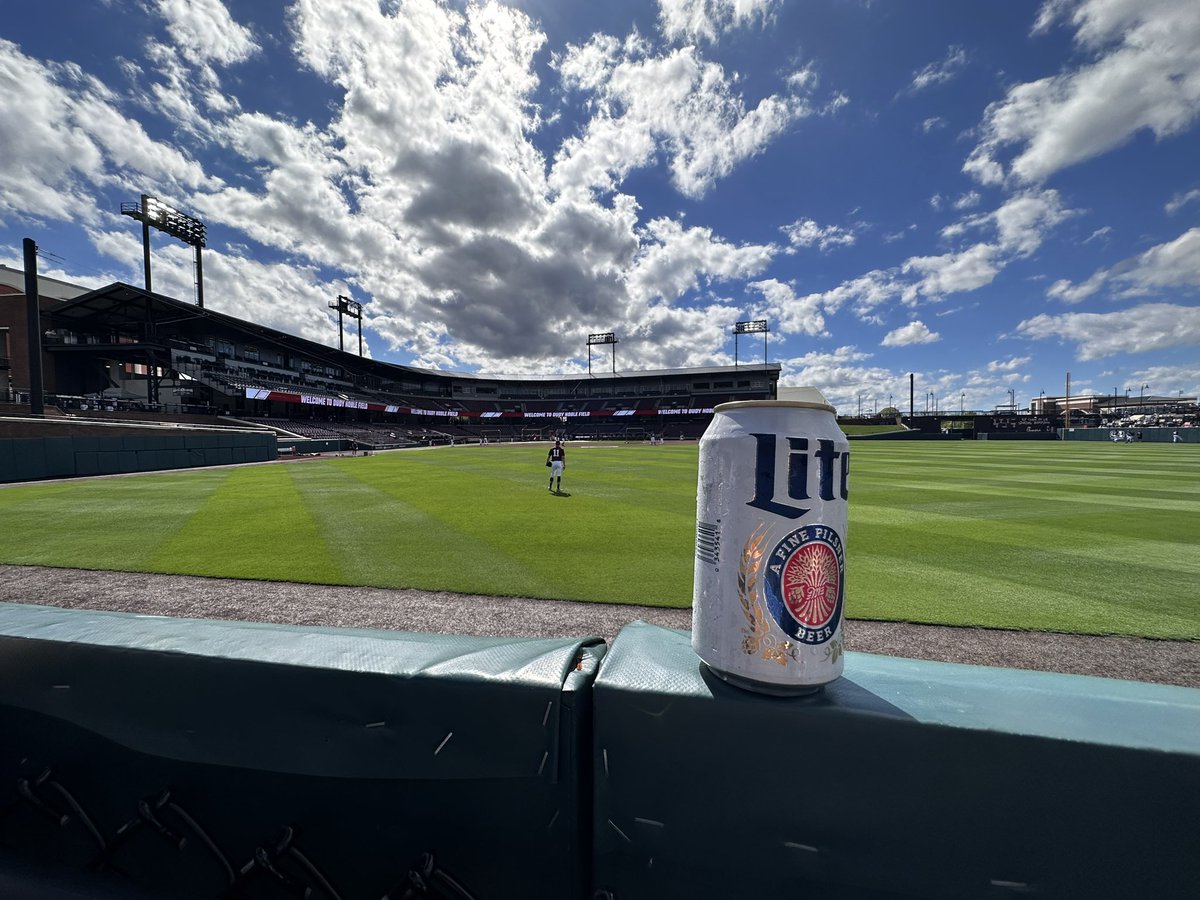 CarlsBeef's tweet photo. Starkville is baseball heaven https://t.co/VCZlTPGtPe