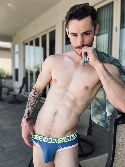 Life is definitely more fun now thanks to you. 🥰 https://t.co/j46GdxJV8Q