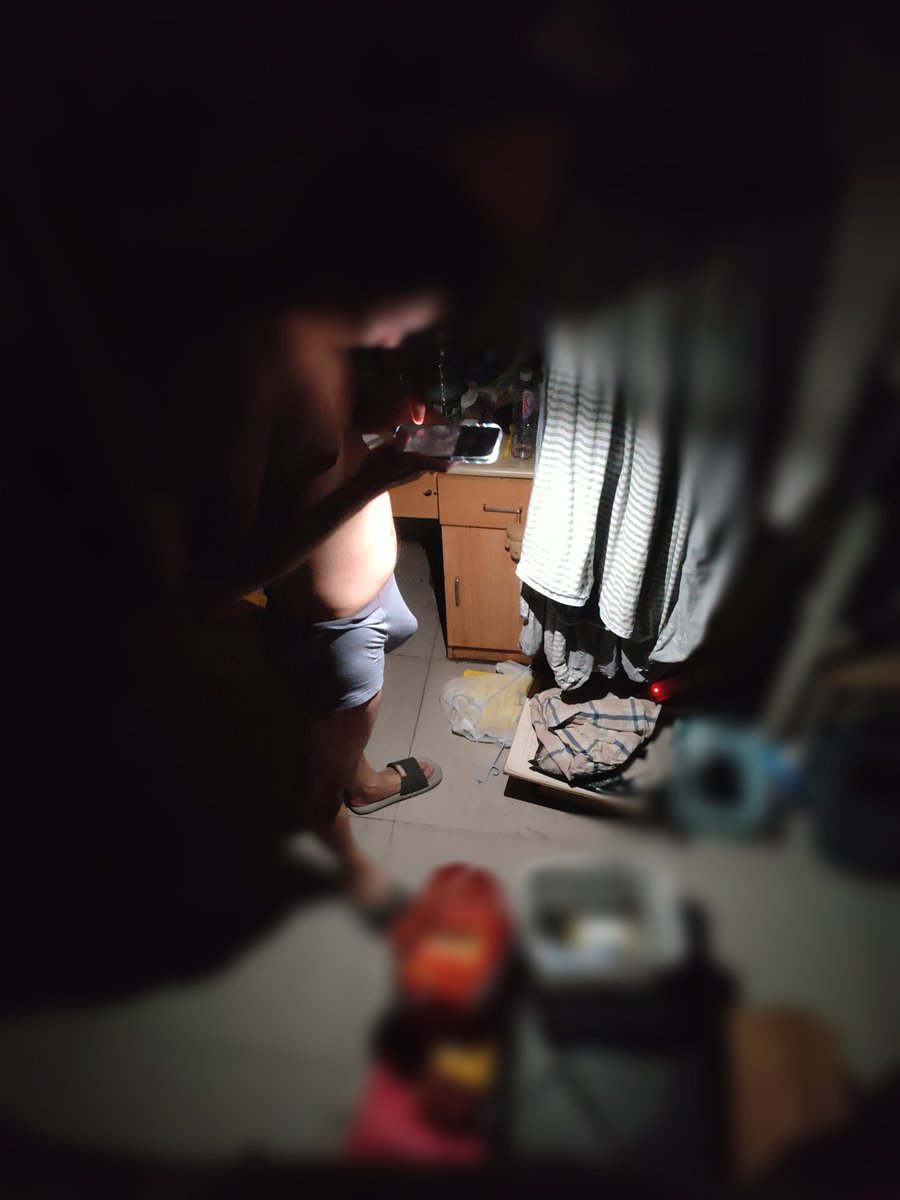 Michaelanqi's tweet photo. 偷拍直男室友内裤 https://t.co/aEapw27FkZ