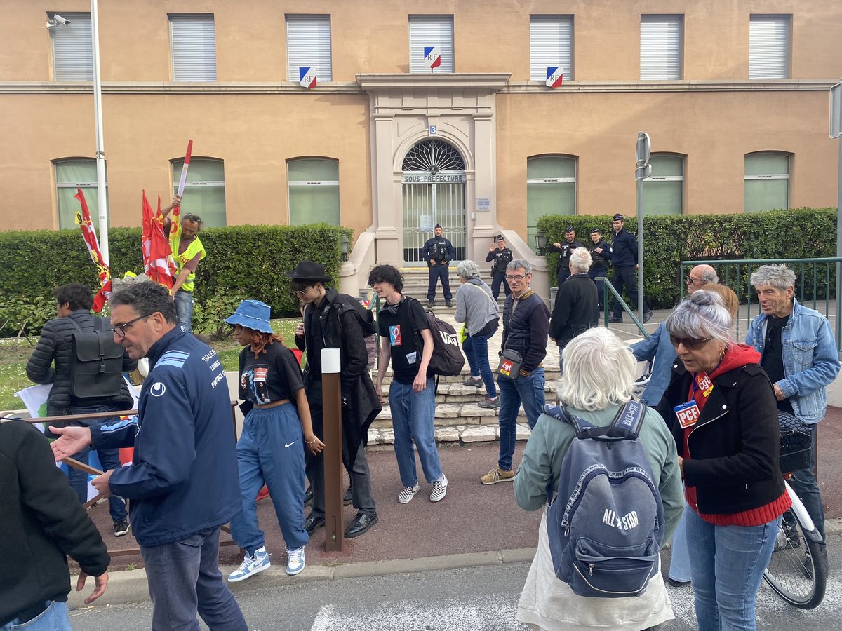 nm_grasse's tweet photo. Fin de manifestation à #Grasse #ReformeRetraites #ConseilConstitutionnel https://t.co/GbSXWiyUdG