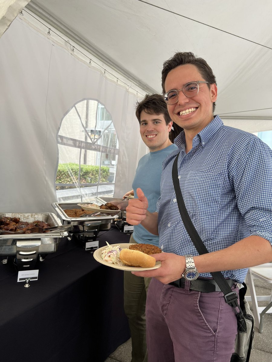 CMU_StatDS's tweet image. Statistics &amp;amp; Data Science Department Lunch! #beststudents #bestalumni #CMUcarnival