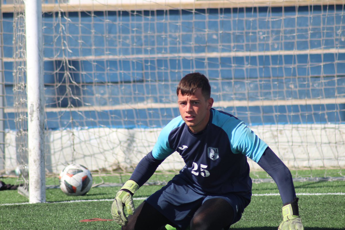racingctmmfc's tweet photo. 🎂¡Feliz #DiaInternacionalDelPortero! 🎂

🧤🔐 Nuestros guardianes. https://t.co/8jotn8McPl