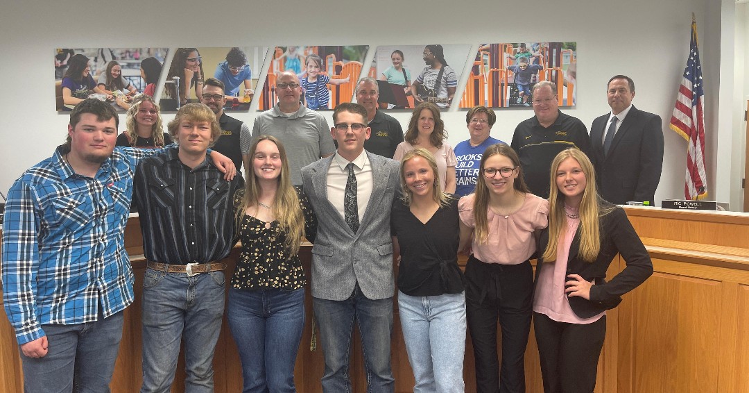 SEPSchools's tweet photo. WOW-At last night's Board Meeting, the @SEPolkFFA Agricultural Issues Team, which consists of SEP juniors &amp; seniors, presented their skit that won Regionals &amp; qualified them for State competition.  They impressively performed a real-life Iowa agricultural  issue. Good luck!#1SEP https://t.co/hamZ9Or55D