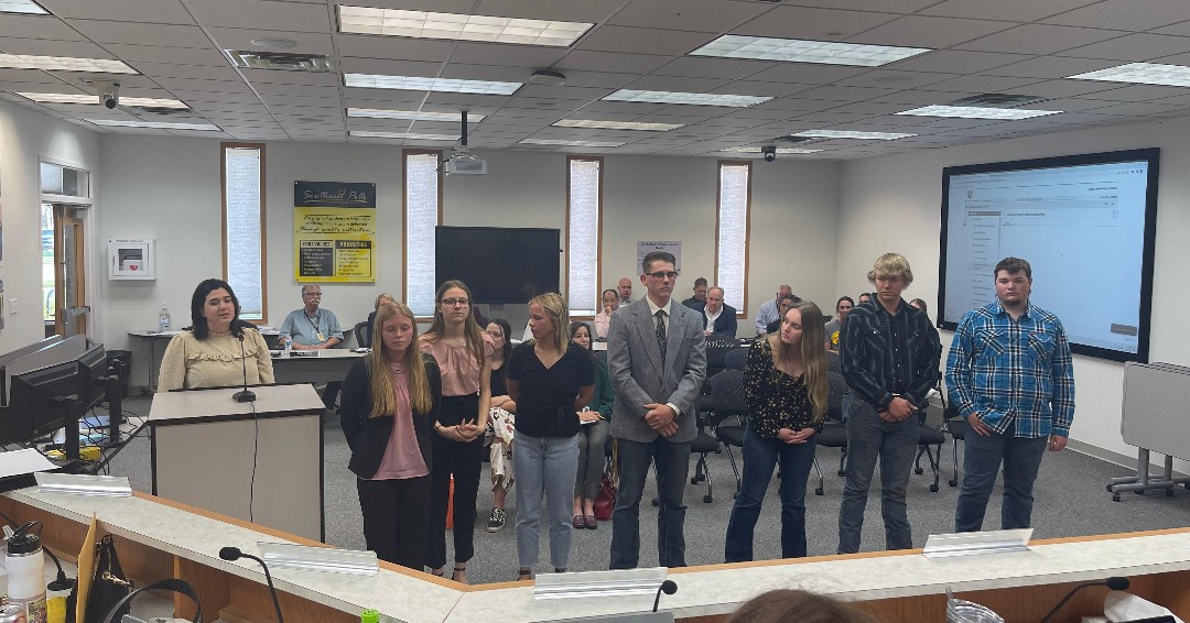 SEPSchools's tweet photo. WOW-At last night's Board Meeting, the @SEPolkFFA Agricultural Issues Team, which consists of SEP juniors &amp; seniors, presented their skit that won Regionals &amp; qualified them for State competition.  They impressively performed a real-life Iowa agricultural  issue. Good luck!#1SEP https://t.co/hamZ9Or55D