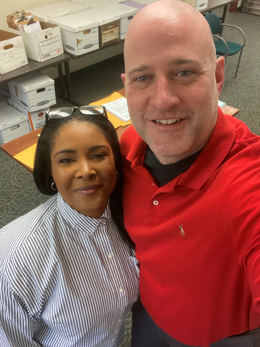 ClevelandBrocks's tweet photo. @CuyahogaDems Secretary @NakeshNickerson &amp; I were thrilled to be at the @ChagrinGateway Dems meeting last night. They are doing incredible work getting petition signatures for the reproductive rights initiative. 2nd most in the county so far! #DemsProtectFreedom https://t.co/5AaFI3qYLc