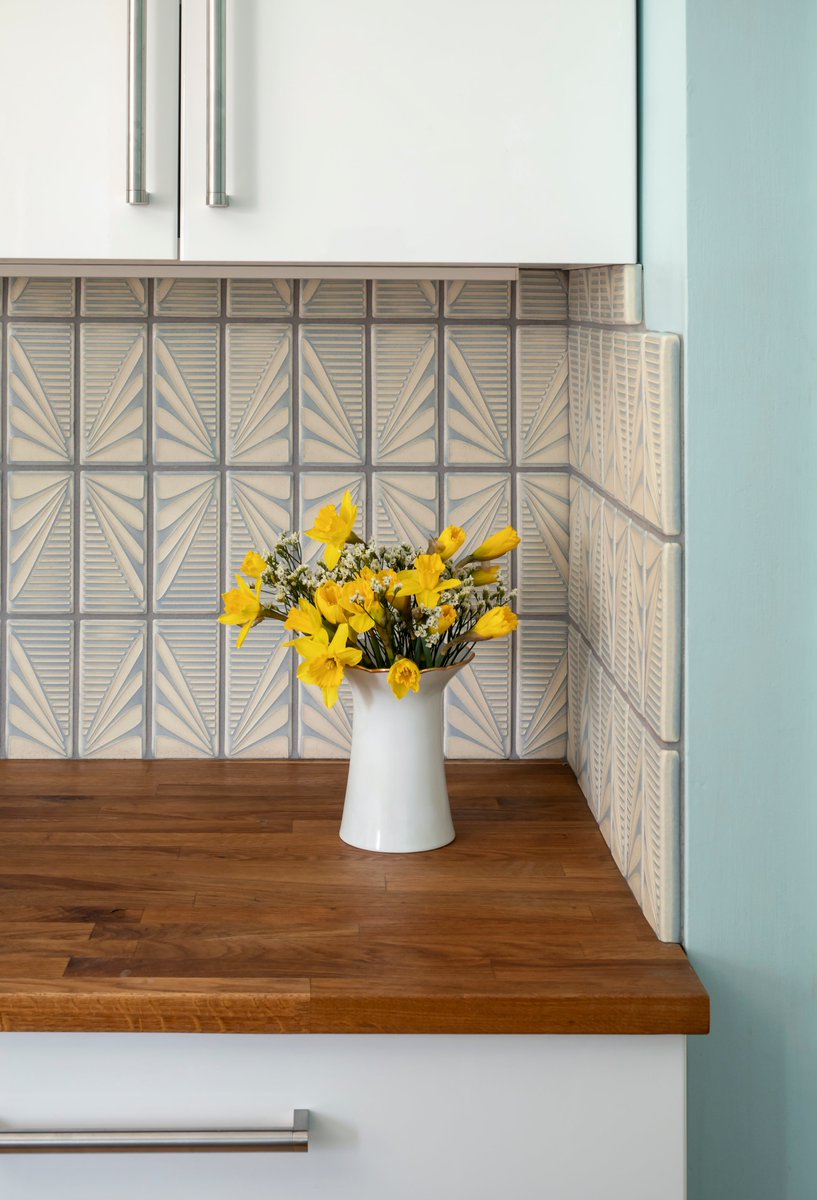 motawitileworks's tweet photo. Beauty from our installation design department!
https://t.co/5KHRdApqPA
#motawi #motawitileworks #kitchengoals #tilebacksplash #midcenturykitchen #midmod https://t.co/BU1bq1KJSp