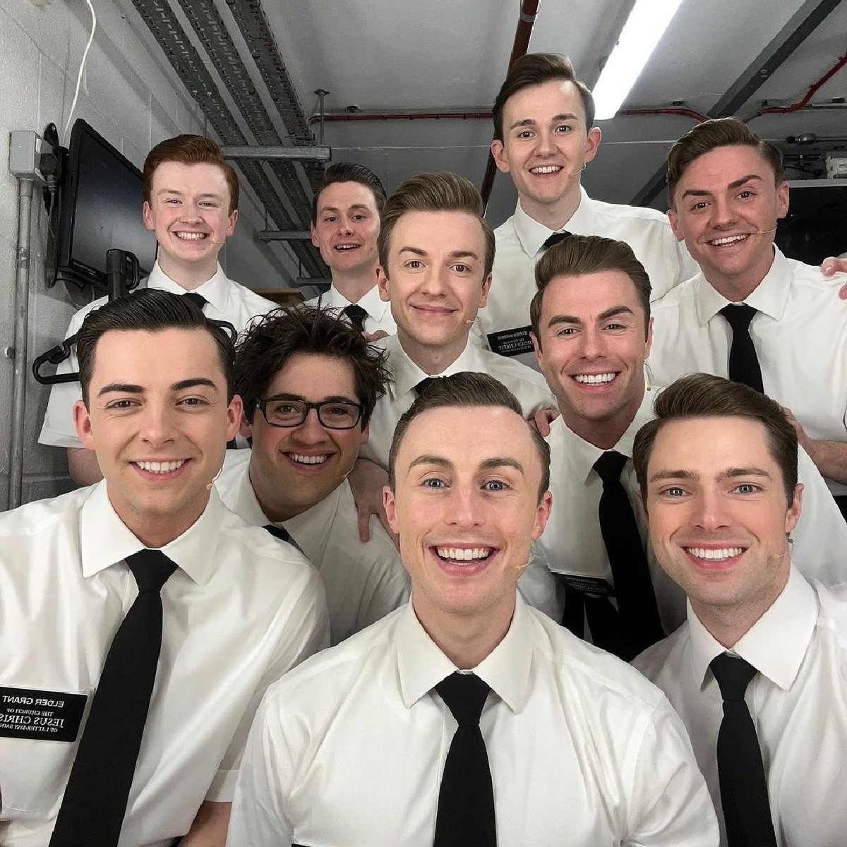 bookofmormonuk's tweet photo. This is why we can't have coffee. ☕️  

📸 @ItsBrianMurray https://t.co/luBoJjA6Io