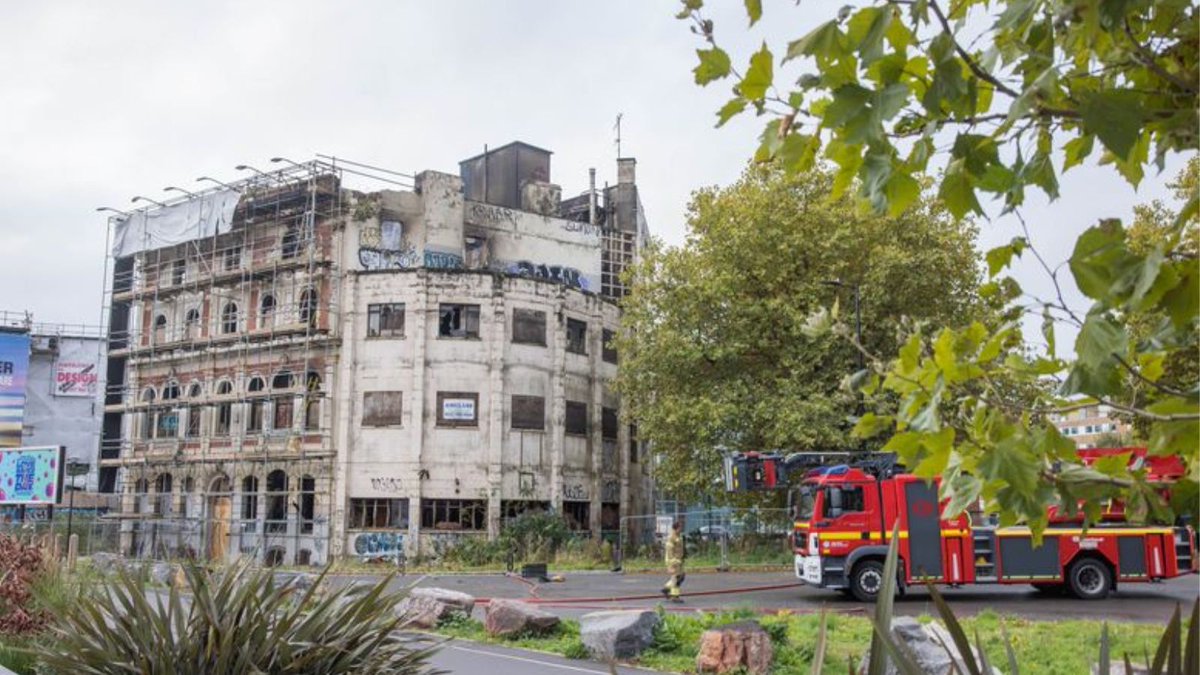 MarvinJRees's tweet photo. 🏚️ The Grosvenor Hotel was an eyesore even before the recent fire

🧑‍⚖️ We took the owner to court to make it safe, and I'm pleased that prior approval has been given for demolition

🏗️ We'll make this area one for #Bristol to be proud of again, and secured £95m for Temple Quarter https://t.co/mrnwRExG0w