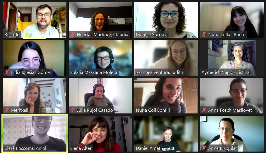 claudiahm_comm's tweet photo. Toca treballar!💪

El @MoureOrtega ens cronometra fent l’exercici de “la conferència���
✅ perdem la famosa por al full en blanc
💭practiquem la continuïtat de pensament
🆔 busquem la nostra identitat artística com a comunicadors

#ScicommUVic @Scicomm_Uvic https://t.co/1HrubKNTcE