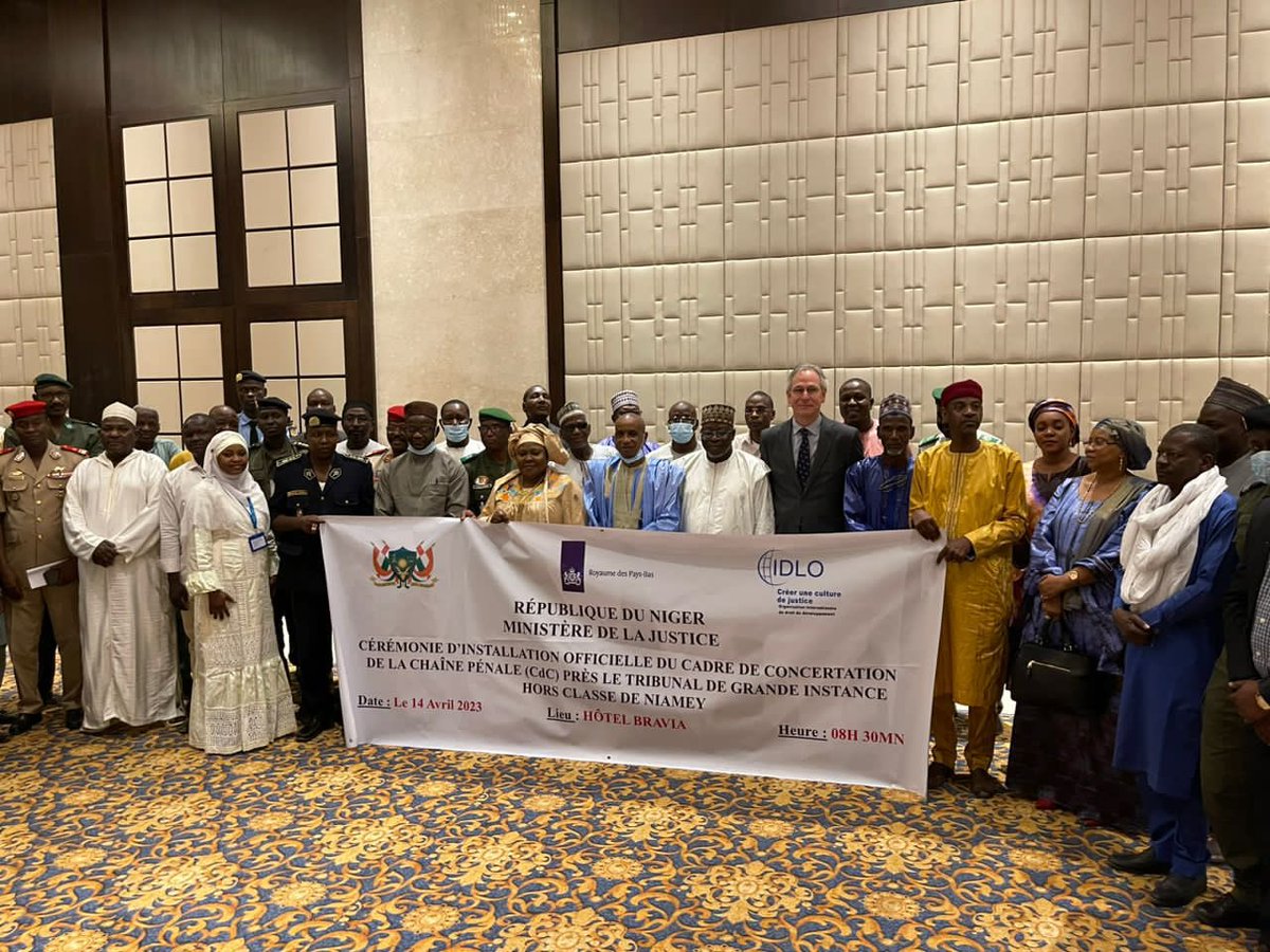 Ambassade des Pays-Bas au Niger (@nlinniger) on Twitter photo Ce matin, sous l’impulsion du @MinJus avec <a href="/IDLO/">International Development Law Organization</a>, le Cadre de Concertation de la Chaine Pénale près le Tribunal de Grande Instance HC de Niamey a été installé. Un cadre notamment important pour une justice plus accessible au Niger, car >50% des arrêts judicaires se font à Niamey. Ce matin, sous l’impulsion du @MinJus avec <a href="/IDLO/">International Development Law Organization</a>, le Cadre de Concertation de la Chaine Pénale près le Tribunal de Grande Instance HC de Niamey a été installé. Un cadre notamment important pour une justice plus accessible au Niger, car >50% des arrêts judicaires se font à Niamey.