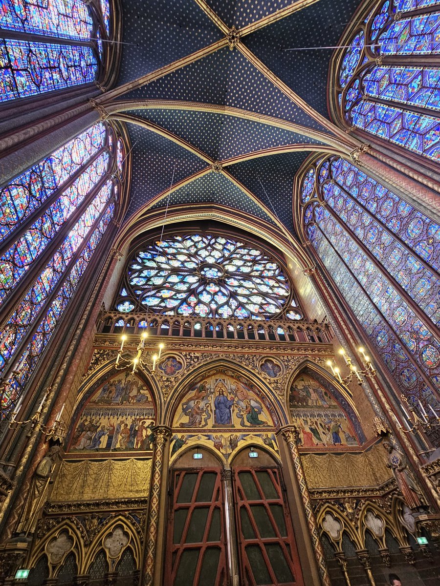md_vit's tweet photo. #Viajando
Descubriendo lugares de #París
#SaintChapel https://t.co/jDQWz0hhyp