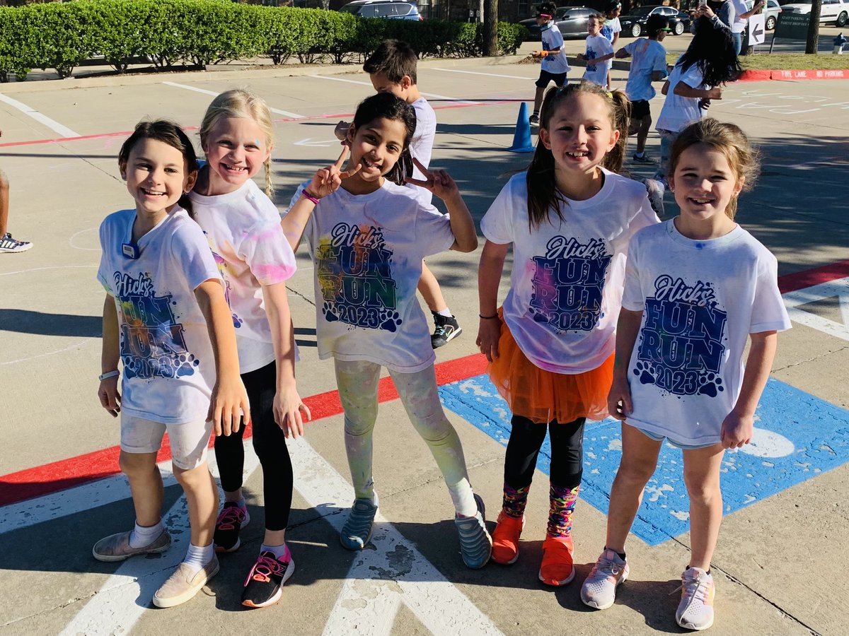 MsCliffordHES's tweet photo. More Fun Run❤️ @HicksElementary #HicksES https://t.co/QhF3B7rAJZ