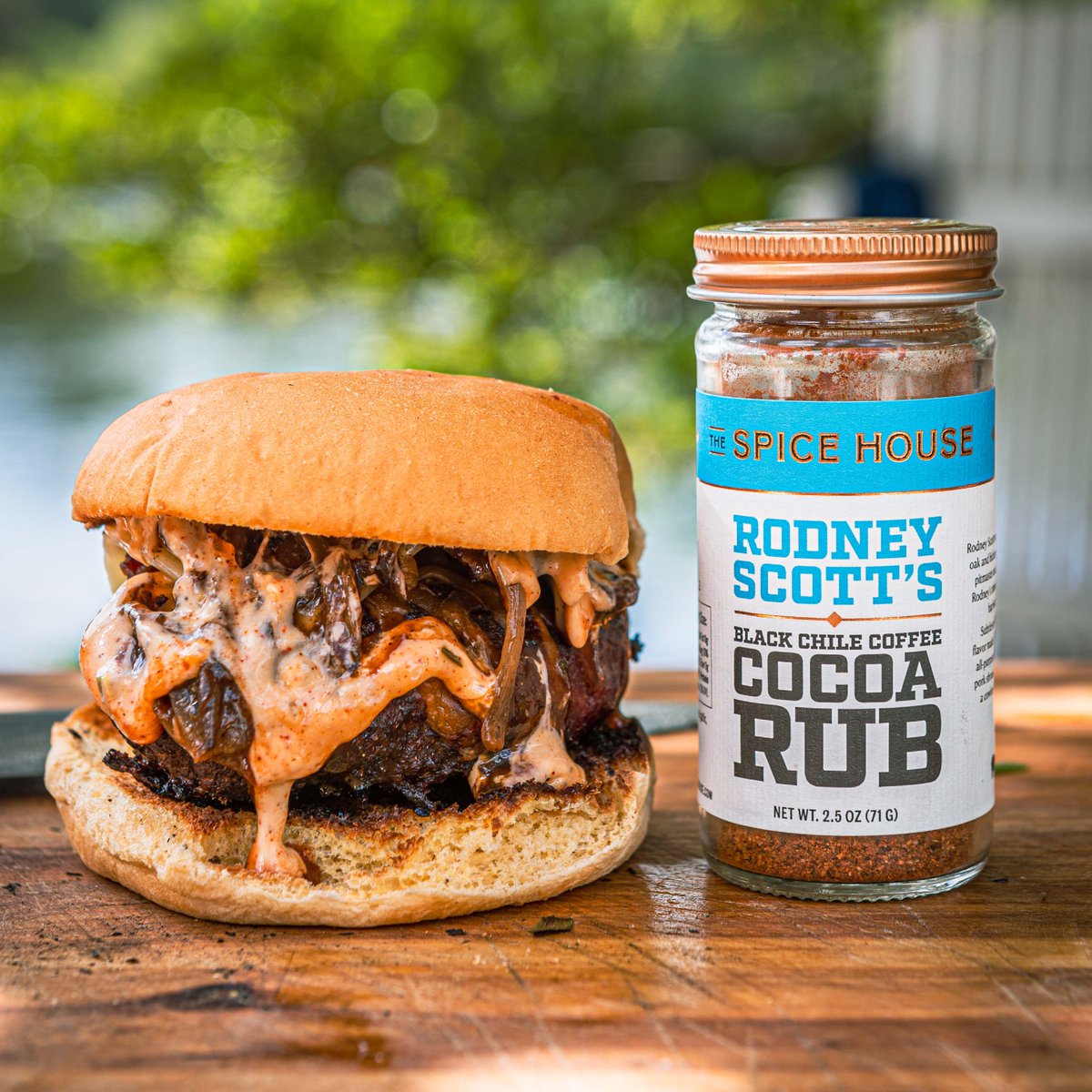 ☕ Black Chile Coffee Cocoa Rub

Subtle smokiness &amp; a sweet-savory flavor make this coffee cocoa rub a favorite all-purpose seasoning. Rub it on a whole pork shoulder, sprinkle it over a ribeye for a cowboy steak, or add a spoonful to beans &amp; chili.

 bit.ly/3KGu1B8