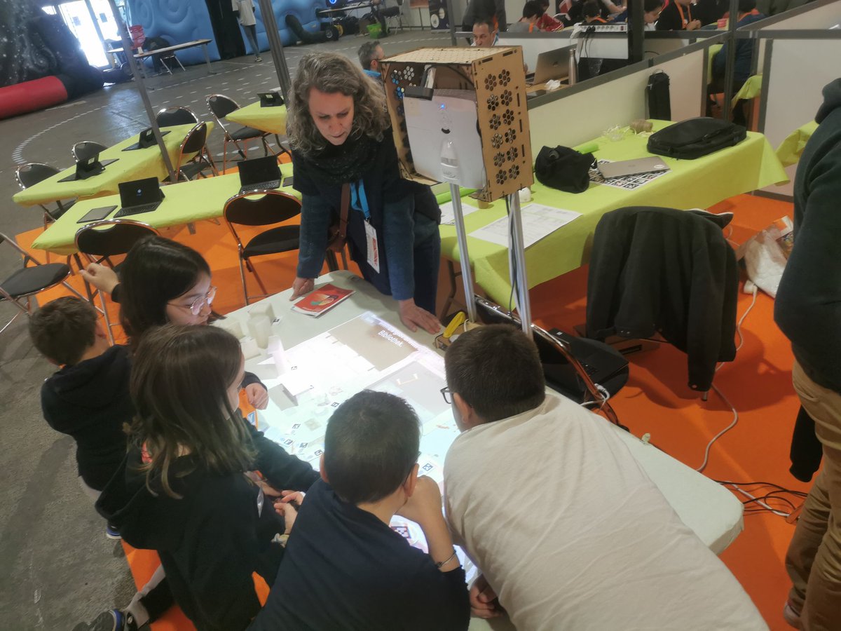 Play572's tweet image. Quel plaisir de retrouver une partie de l&apos;équipe @Projet_eTAC  de @stefleck4 au Festival du numérique du #TNE
Festival du numérique du #TNE des #Vosges
#recherche 
@RA_GrandEst 
#ÉcoleInclusive 
#ÉcoleNumérique