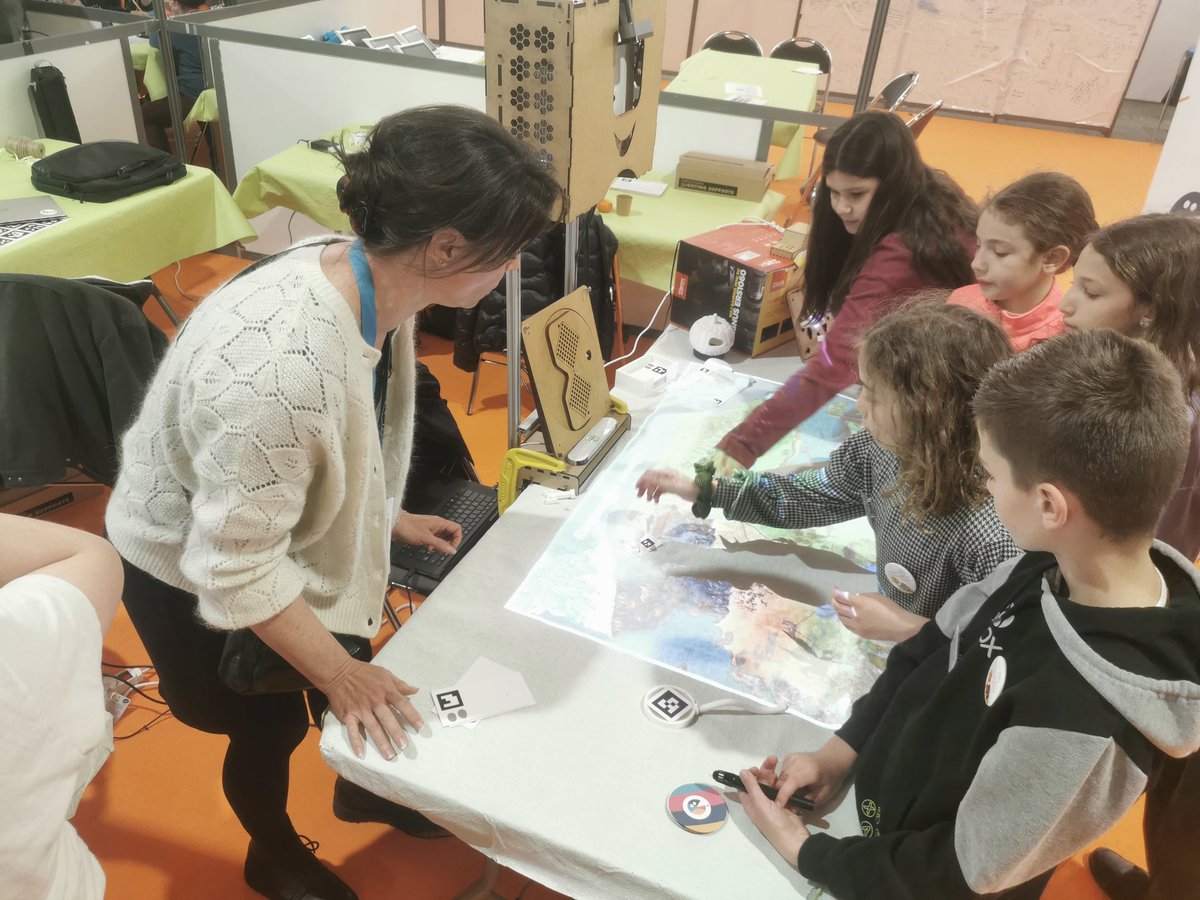 Play572's tweet image. Quel plaisir de retrouver une partie de l&apos;équipe @Projet_eTAC  de @stefleck4 au Festival du numérique du #TNE
Festival du numérique du #TNE des #Vosges
#recherche 
@RA_GrandEst 
#ÉcoleInclusive 
#ÉcoleNumérique