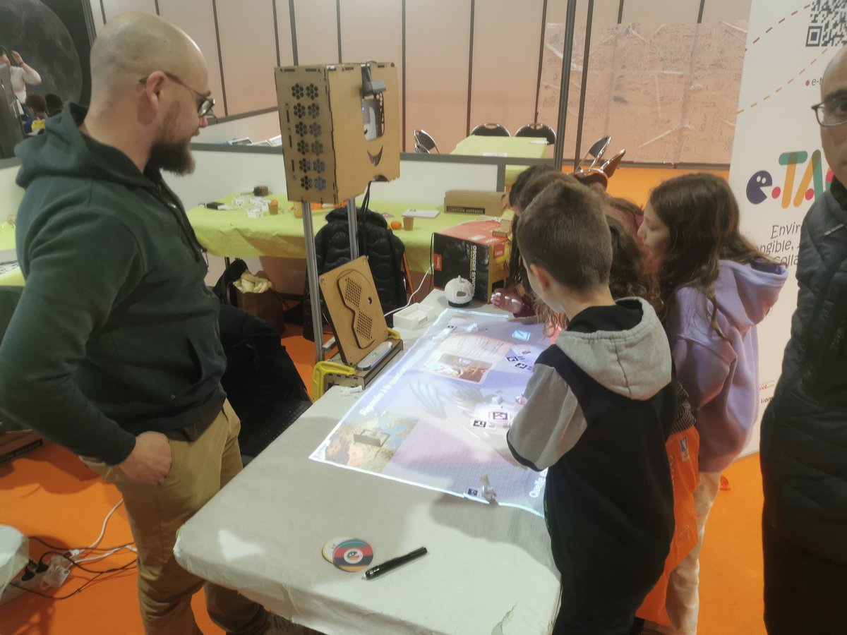 Play572's tweet image. Quel plaisir de retrouver une partie de l&apos;équipe @Projet_eTAC  de @stefleck4 au Festival du numérique du #TNE
Festival du numérique du #TNE des #Vosges
#recherche 
@RA_GrandEst 
#ÉcoleInclusive 
#ÉcoleNumérique