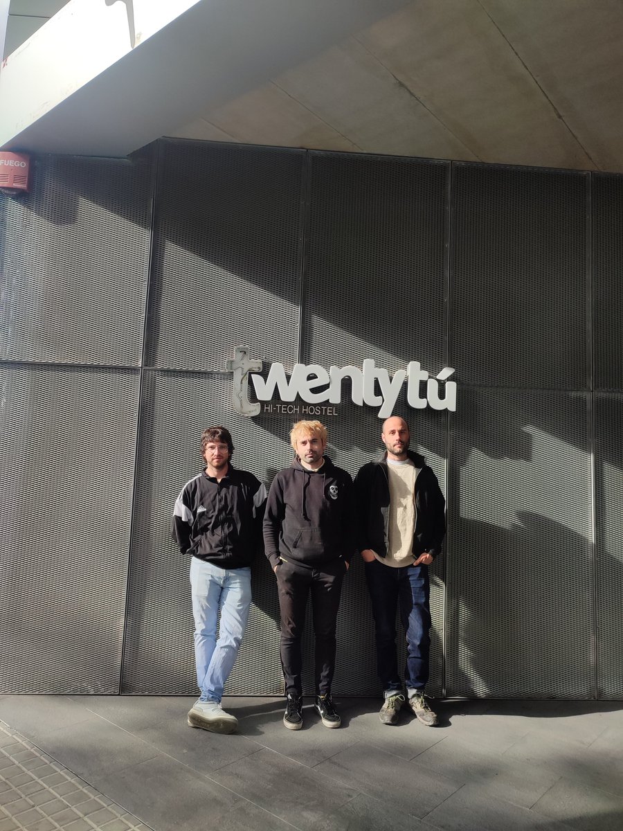 Desde Murcia, os presentamos la banda de power pop <a href="/pedrinanes77/">Pedriñanes 77</a>  🧑‍🎤 No te pierdas su actuación en directo esta noche en @HeliogabalBcn  a las 20.30h 🏟️🎟️
Con un largo trayecto musical por delante, este grupo de murcianos vienen dispuestos a darlo todo en Barcelona 🎶