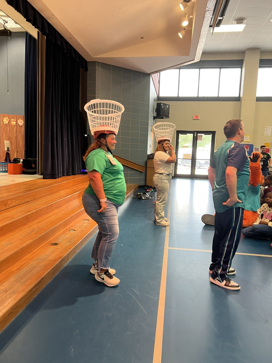 npcarty's tweet image. Today was certainly Epic! Our 3rd and 4th grade students had a blast at the STAAR Assembly with Epic Entertainment! #epicentertainment @Best_Bulldogs