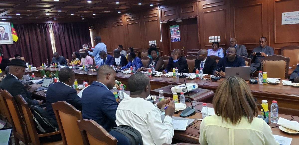 whocmr's tweet photo. Le Représentant de @WHO au #Cameroun @PhanuelHabimana a participé ce 14 avril 2023 aux travaux du Comité de Coordination Inter-Agence. 

Trois points au menu :
✅Performances 2022 du @pevcameroun 
✅Plan de travail 2023 du #PEV
✅Soumission du Cameroun au Financement de @gavi_fr https://t.co/ljzur7vhhS
