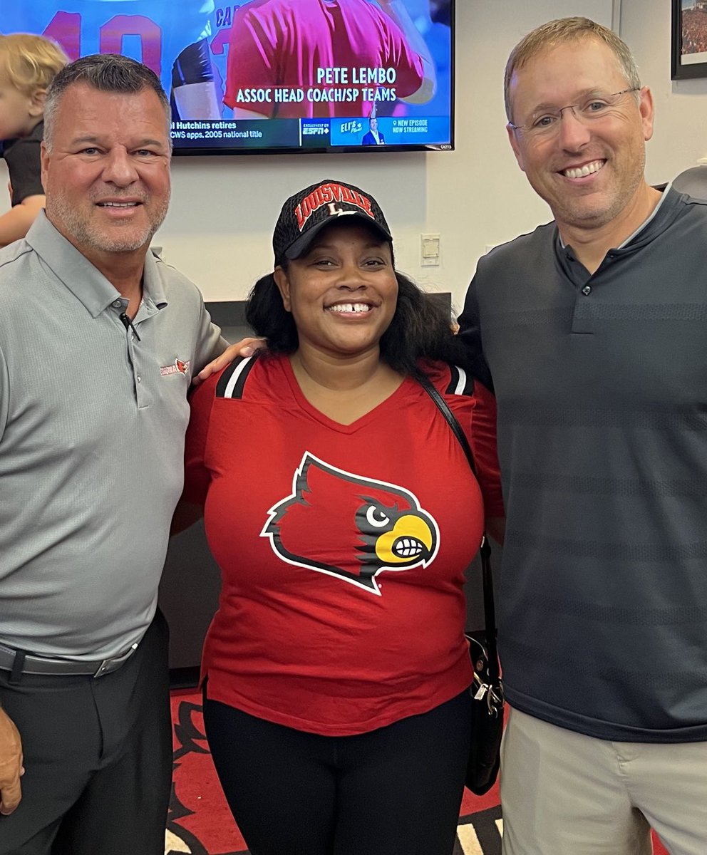 jspalding79's tweet photo. Who would like to meet Coach Brohm and his staff &amp; ask some questions with me as my guest on Monday night at a private event ?

Must RT and be a follower of @UofLRivals and myself. I will select a fan from a random drawing on Monday at noon.

Last years winner

#LetsPlayFootball https://t.co/ZX6BxvuZrF