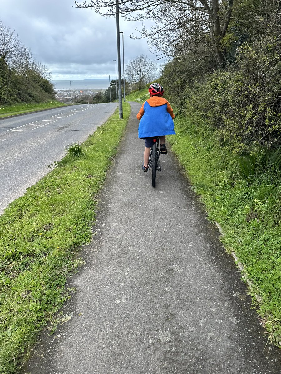 katie2810's tweet photo. Some bike practice for first junior triathlon next month. Lots of practice on getting on and off quickly and running with the bike. #triathlon #juniortriathlon #notthdevontri https://t.co/pHQAvIkCel