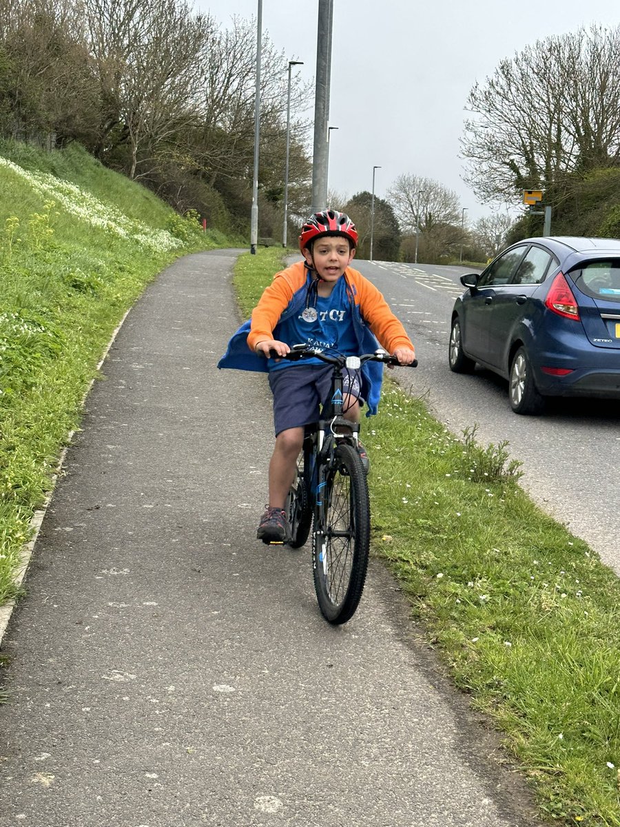 katie2810's tweet photo. Some bike practice for first junior triathlon next month. Lots of practice on getting on and off quickly and running with the bike. #triathlon #juniortriathlon #notthdevontri https://t.co/pHQAvIkCel