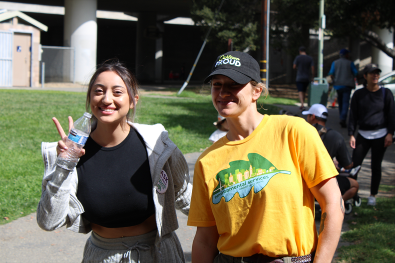 Oakland Earth Day is the perfect day to meet new friends and neighbors outdoors, greening and cleaning together! Visit hubs.la/Q01L4mGR0 to sign up for one of the many volunteer events across town. #OaklandEarthDay #OaktownPROUD #VolunteerOakland #OaklandSpringClean