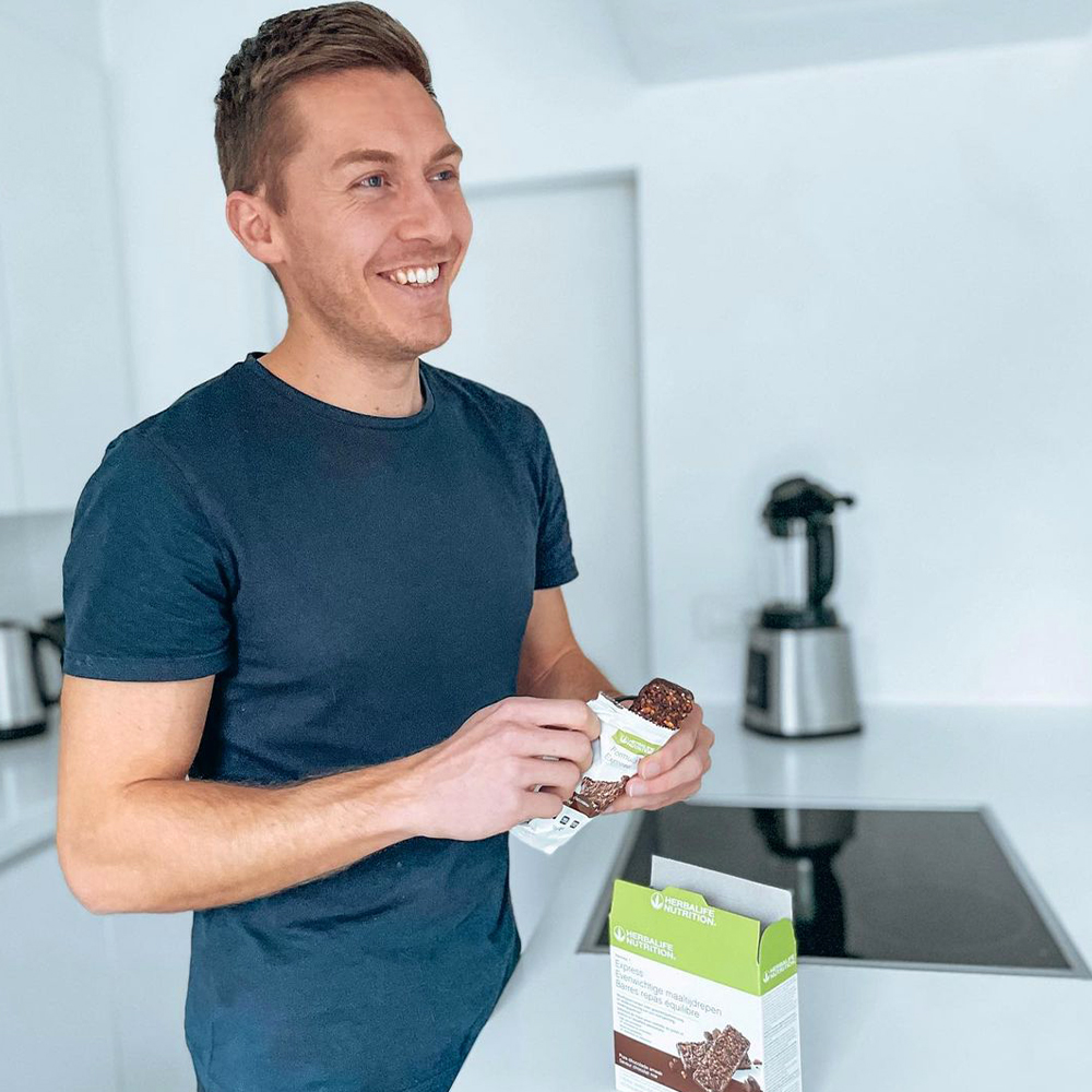 Herbalife's tweet photo. Small changes can lead to big results over time. Speak to an Herbalife #IndependentDistributor to change your life and achieve your goals. 

#Herbalife #Entreprenur https://t.co/o5B2KJn66c