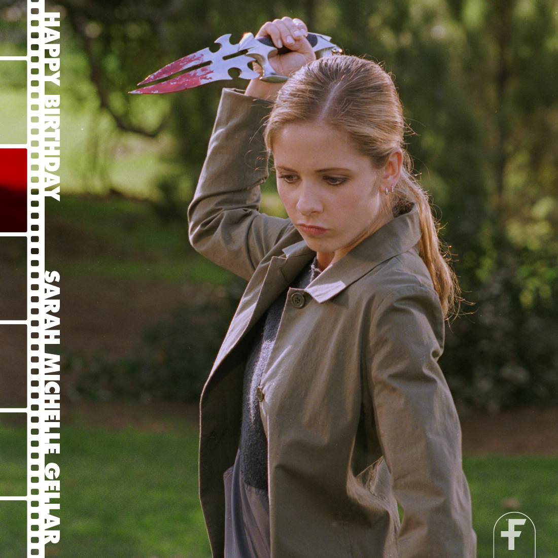 FANGORIA's tweet image. Happy birthday to Sarah Michelle Gellar!  In addition to the long-running BUFFY THE VAMPIRE SLAYER series, SMG tears up the screen in films like SCREAM 2, I KNOW WHAT YOU DID LAST SUMMER, SCOOBY-DOO (2002), THE GRUDGE, and more!