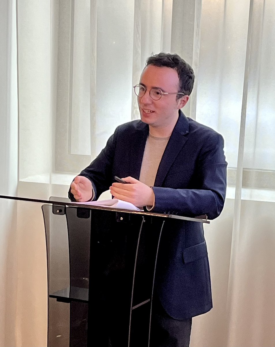 ADAFA_FrDe's tweet photo. Der #Zukunftsdialog2023 ist heute Nachmittag gestartet! Bei der ersten Gesprächsrunde wurden unterschiedliche Perspektiven zu den Generationenkonflikten ausgetauscht. Vielen Dank an unseren Experten Guillermo Tosca-Diaz vom @ThinkYoungNGO und @helkaroui ! https://t.co/Pygk8TK2Jj