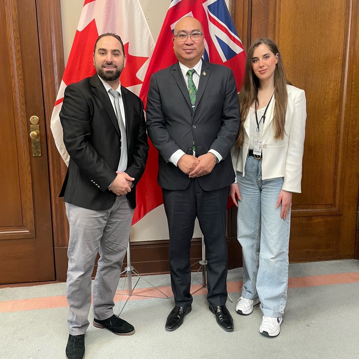 u_multicultural's tweet photo. Journalists Zuher Almusre and Yuliia Kovalenko met with Minister of Labour and Immigration Jon Reyes to speak about the recently announced increase in allocation for the Manitoba Provincial Nominee Program.
#umulticultural #interviews #minister #civicplatform #MPNP #manitoba https://t.co/FNRsnFYHHI