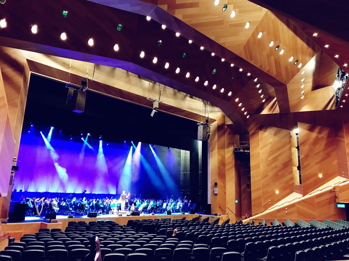 R O S S   S C A N L O N tweet media