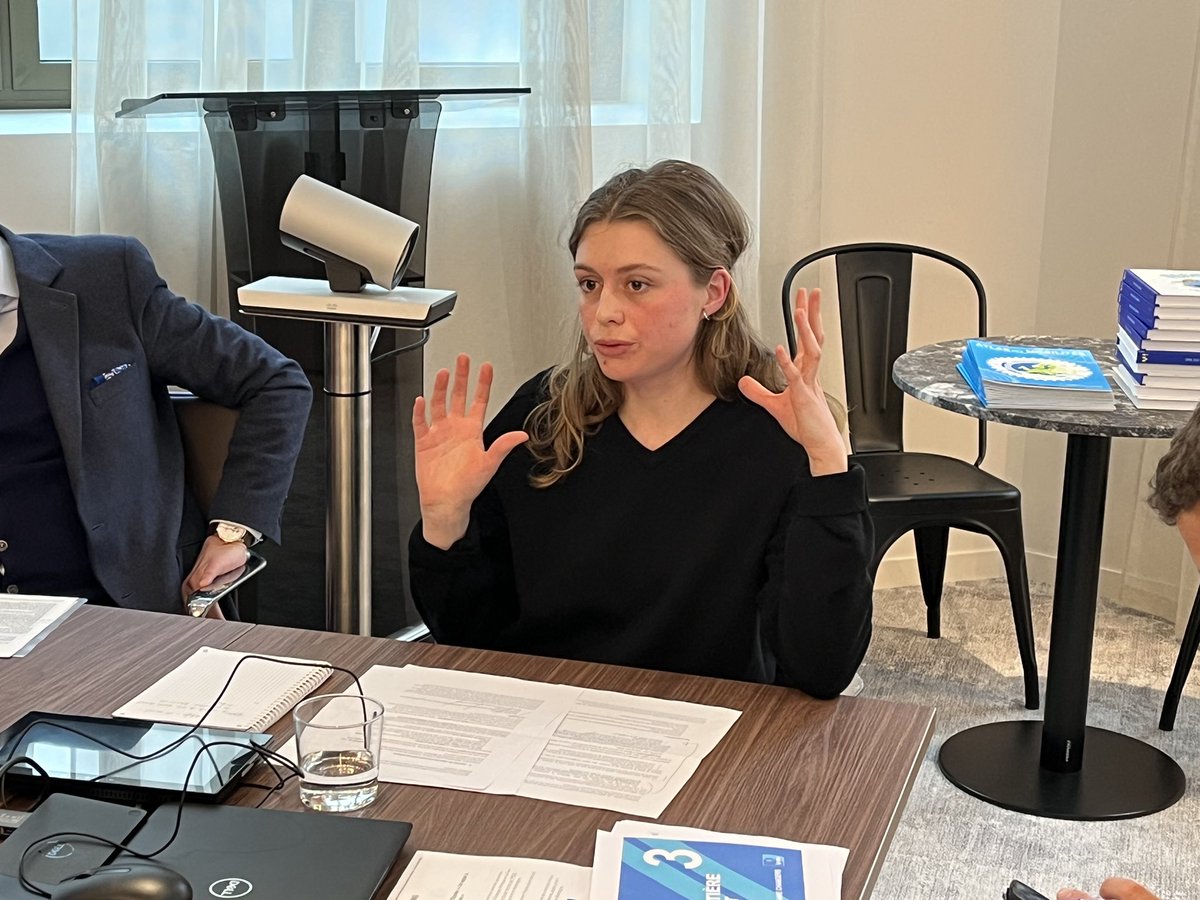ADAFA_FrDe's tweet photo. Der #zukunftsdialog2023 geht weiter mit einer spannenden Runde über den Klimawandel. Vielen Dank an unseren Experten @julesheb @caroline_marsal @WolframVogel und unserer Moderatorin @Isabelle_Maras ! https://t.co/kmhPQmXCm6