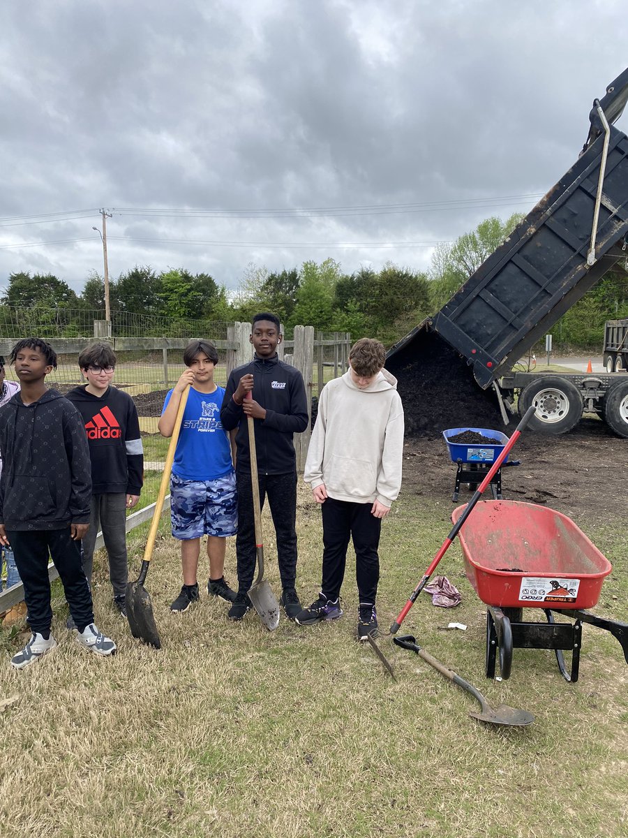 Collierville Middle Agri-STEM tweet media